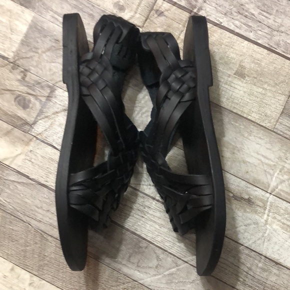 L Space Black Huarache Sandals - Picture 5 of 11